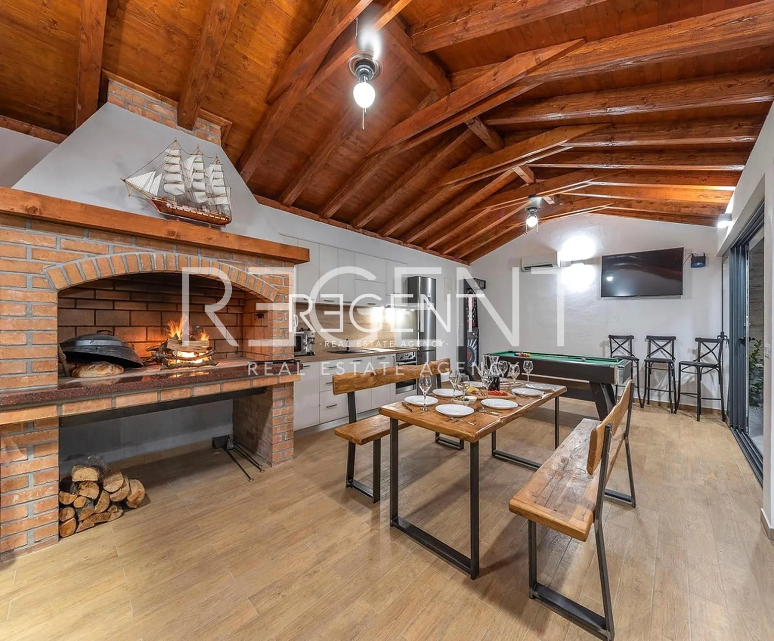 Zadar, Posedarje - Vila prvi red uz more 300 m2