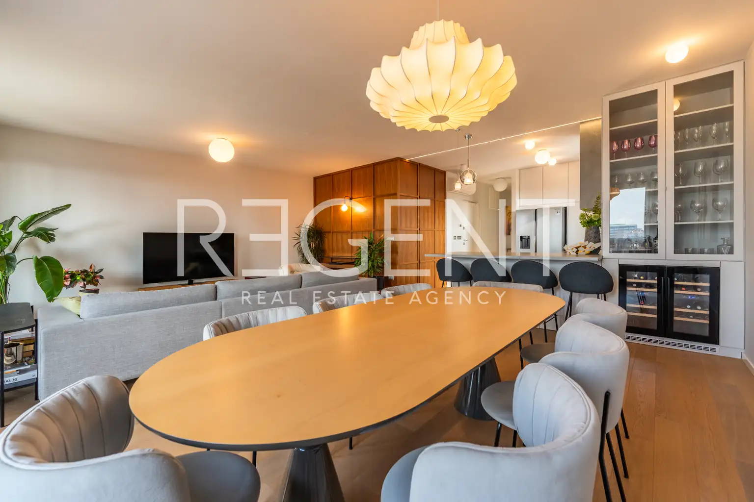 Zagreb, Trešnjevka - Dizajnerski penthouse s velikom garažom