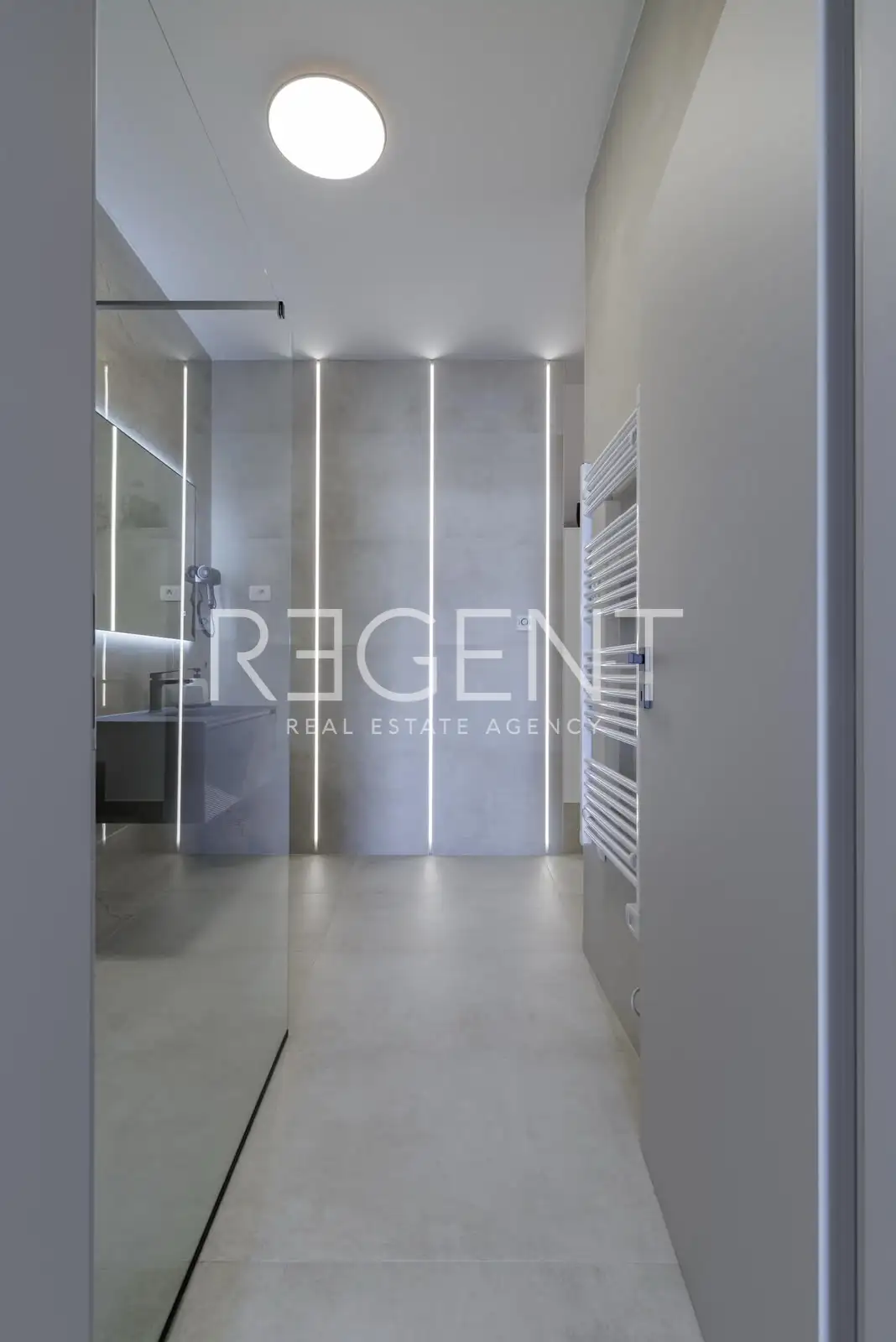 Split, Kila – stan 70 m² sa saunom, vrtom i bazenom