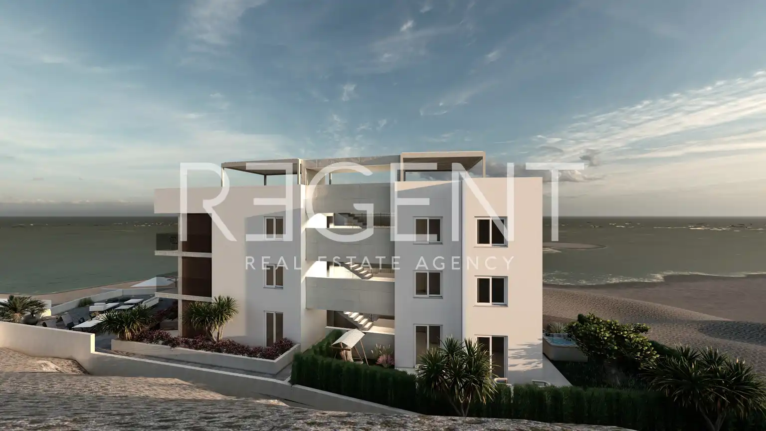 Trogir, Okrug Gornji - Trosoban penthouse sa natkrivenom terasom