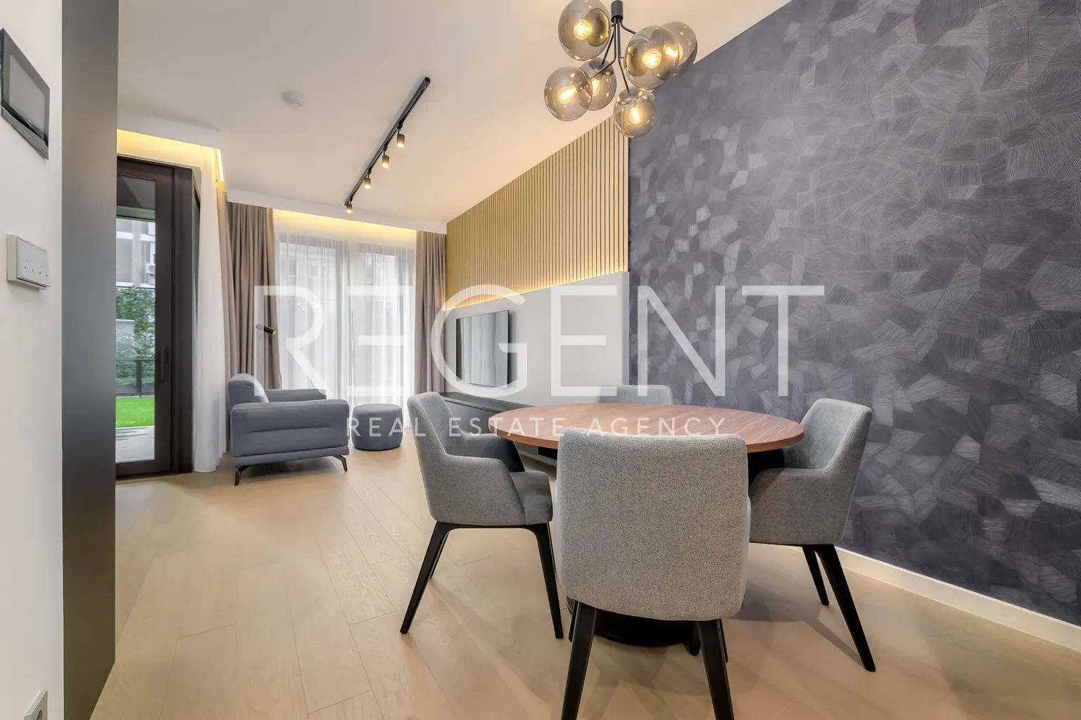 Záhřeb, Park Kneževa – Luxusní třípodlažní byt 144 m² k pronájmu