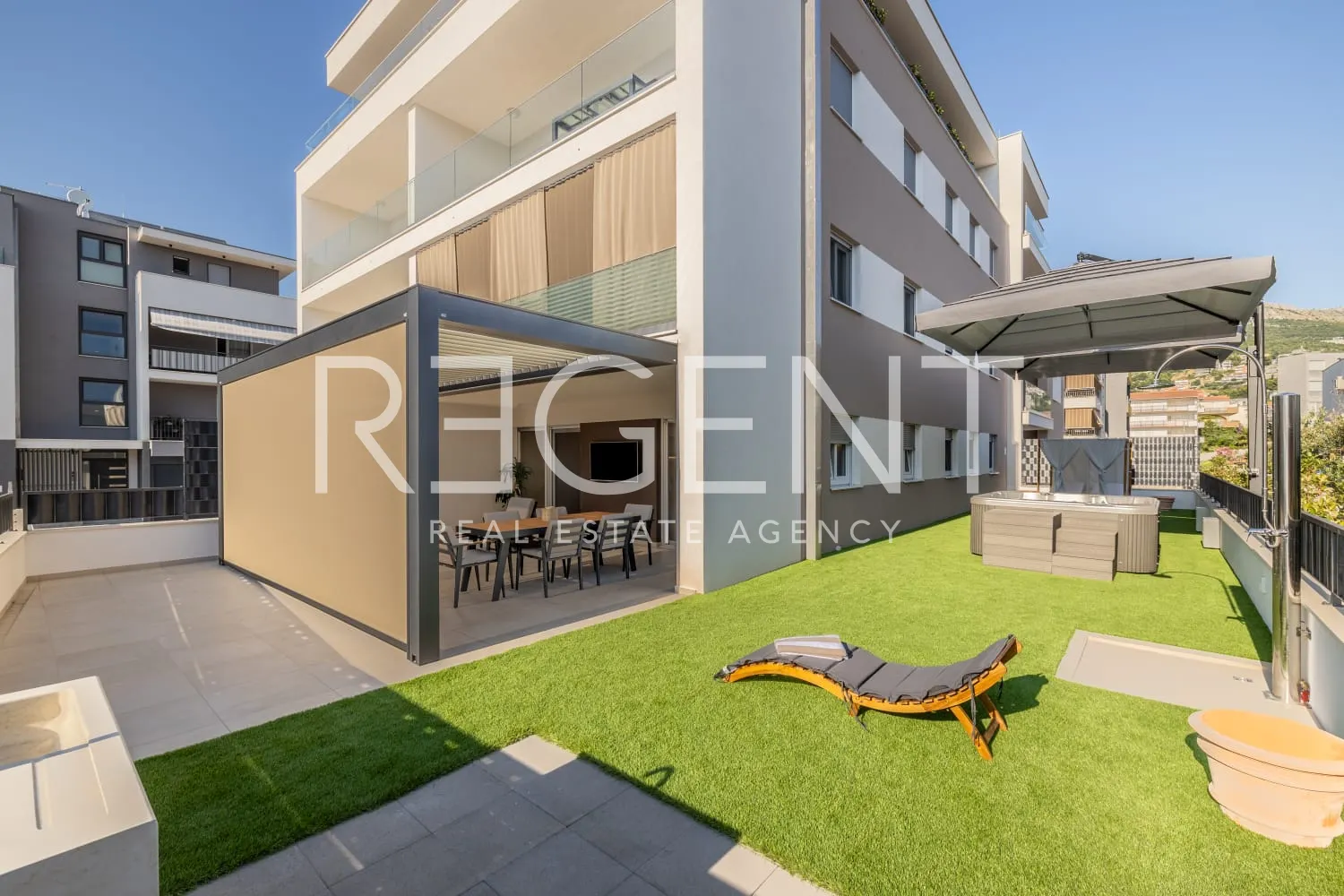 Split, Podstrana - Nowoczesny, przestronny apartament z ogrodem, Długoterminowo