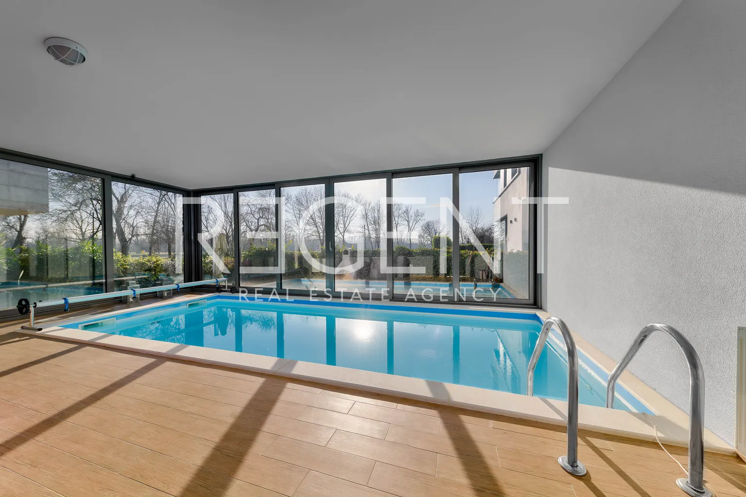 Zagreb, Jarun - Moderna kuća s bazenom uz jezero, 400 m2