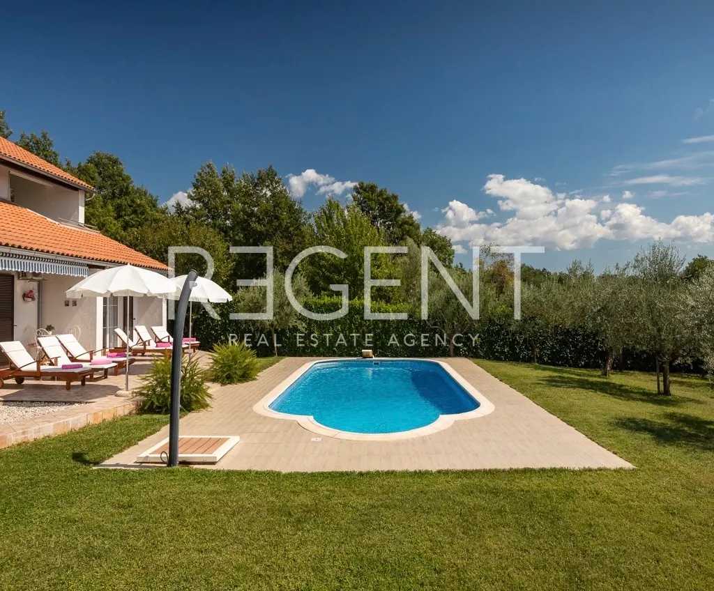 Istra, Poreč – Moderna vila s bazenom 240 m2