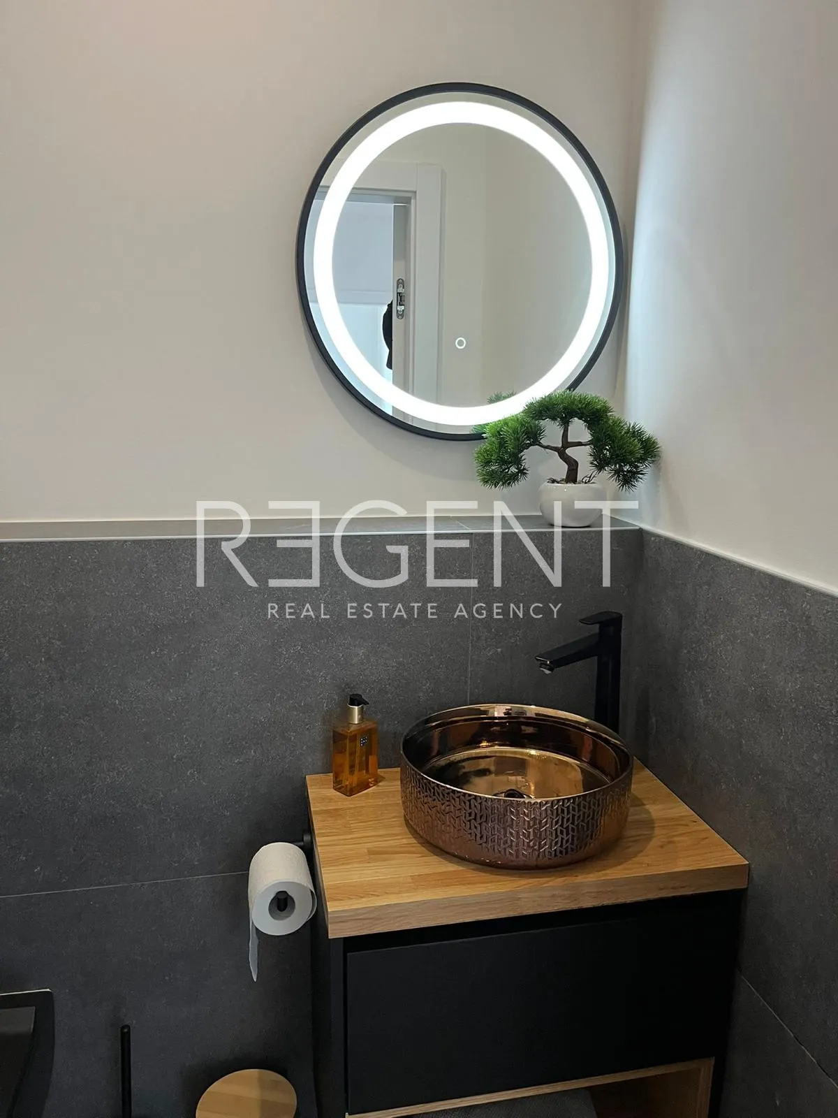 Novalja - Dvosobni penthouse s pogledom na more 108 m2