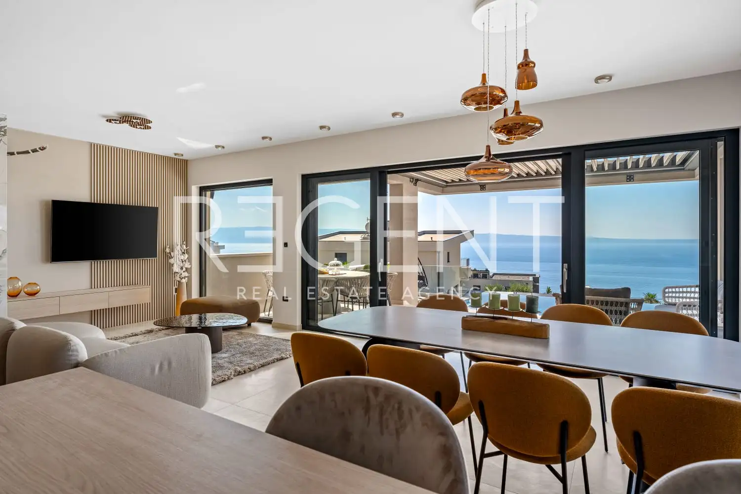 Podstrana - Moderná luxusná vila s bazénom a strešnou terasou