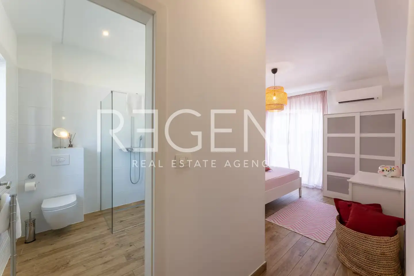 Maison avec piscine, 260m²