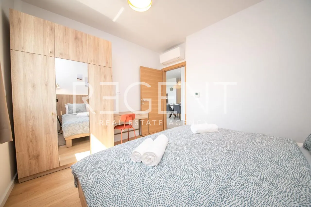 Zadar, Vrsi – appartements de trois pièces avec piscine et vue sur la mer