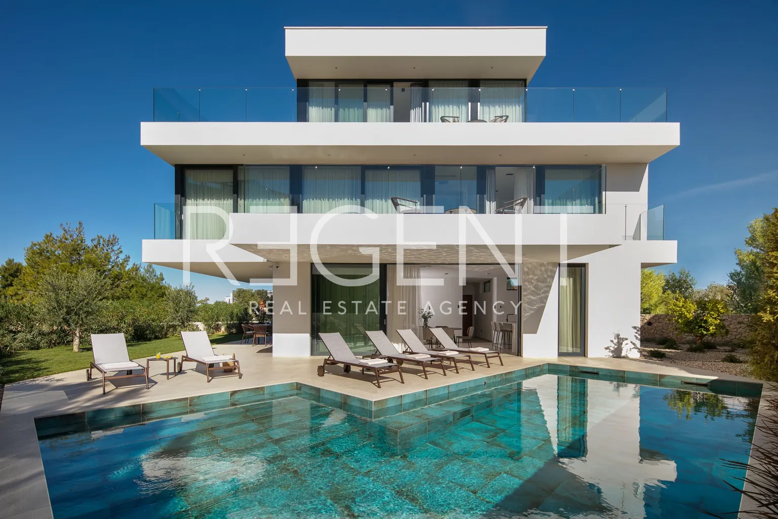 Sukošan – Luxusní moderní vila s bazénem 495 m2