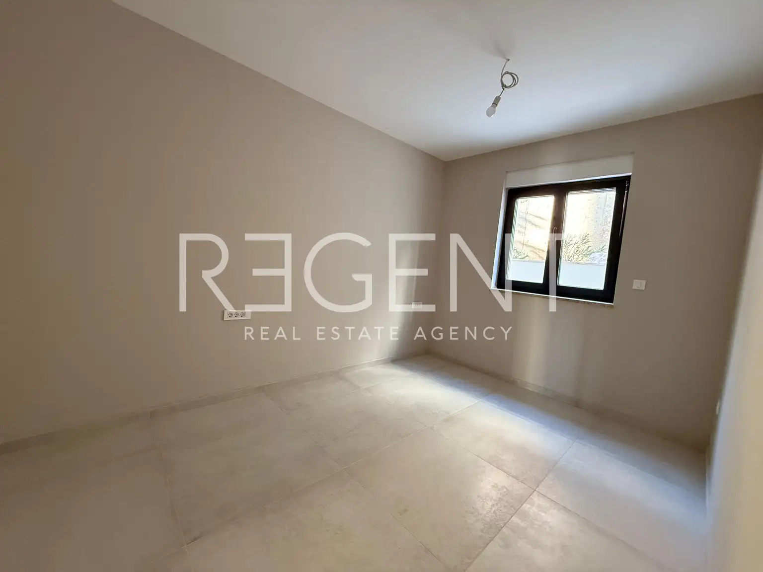 Rogoznica - Wohnung im Erdgeschoss mit Terrasse und Meerblick