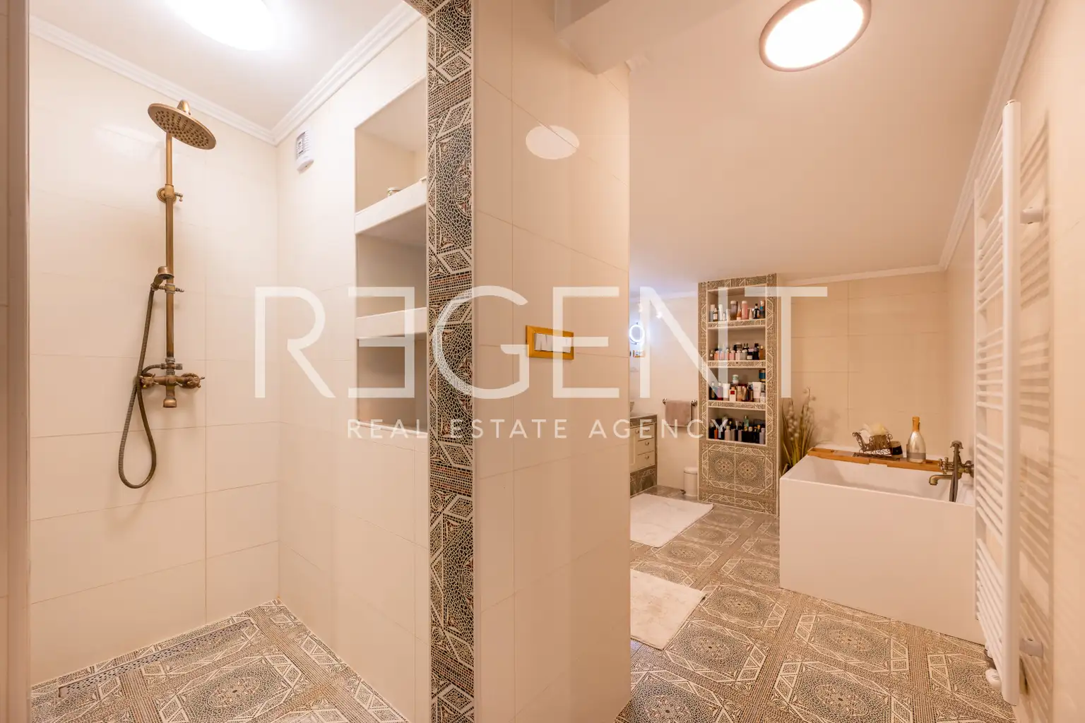 Zagreb, Vrbani III - luxurious penthouse, first row to the lake