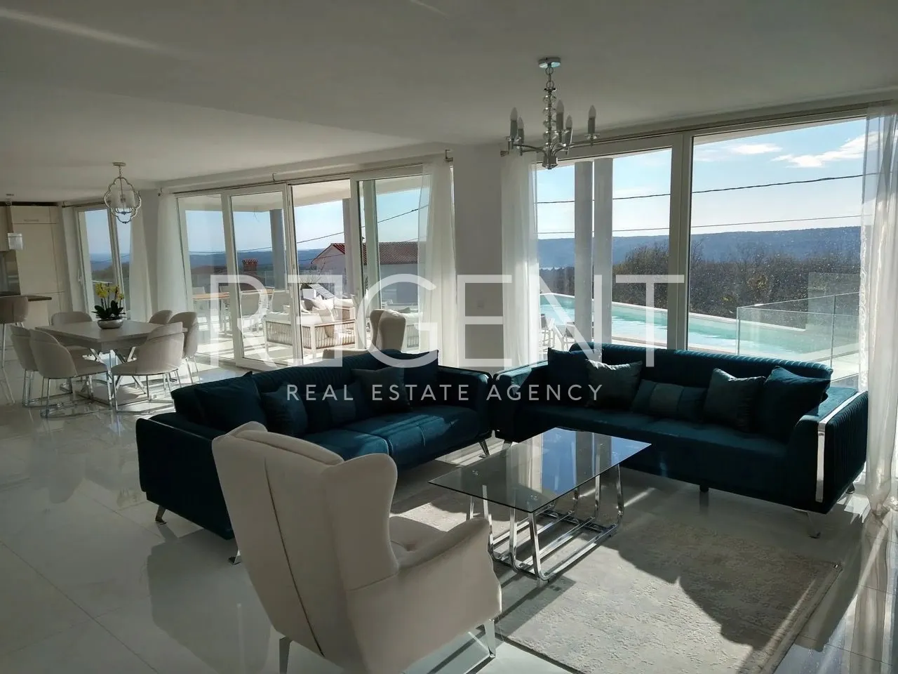 Istrie, Labin - Luxusní vila moderního designu s výhledem na moře 225 m2