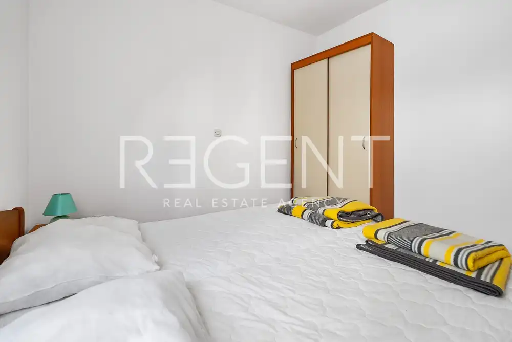 Makarska, Centar - Apartmanska kuća u blizini centra bruto površine 186 m2