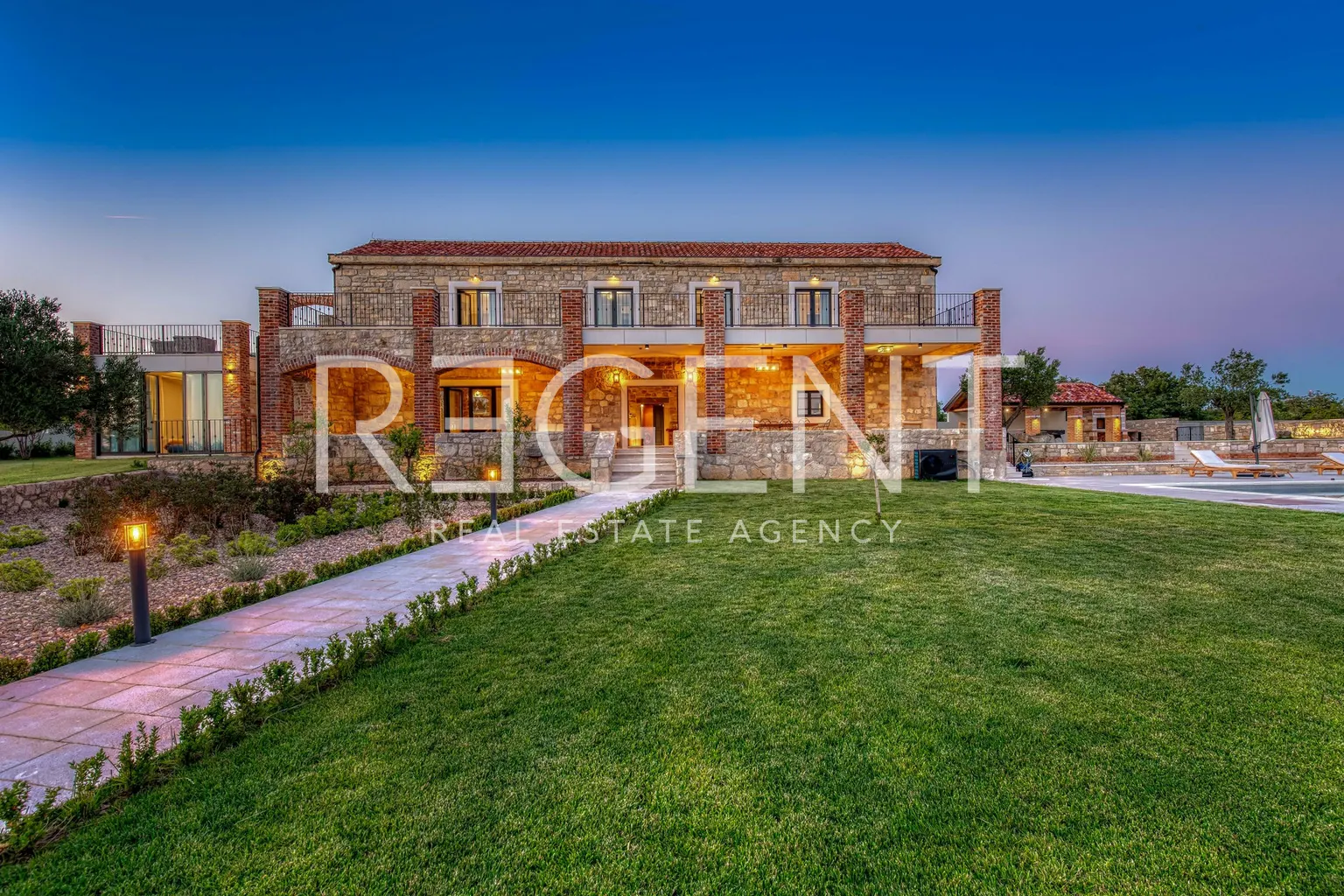 Zadar, Murvica – Superbe villa en pierre avec court de tennis sur un terrain de 7800 m2
