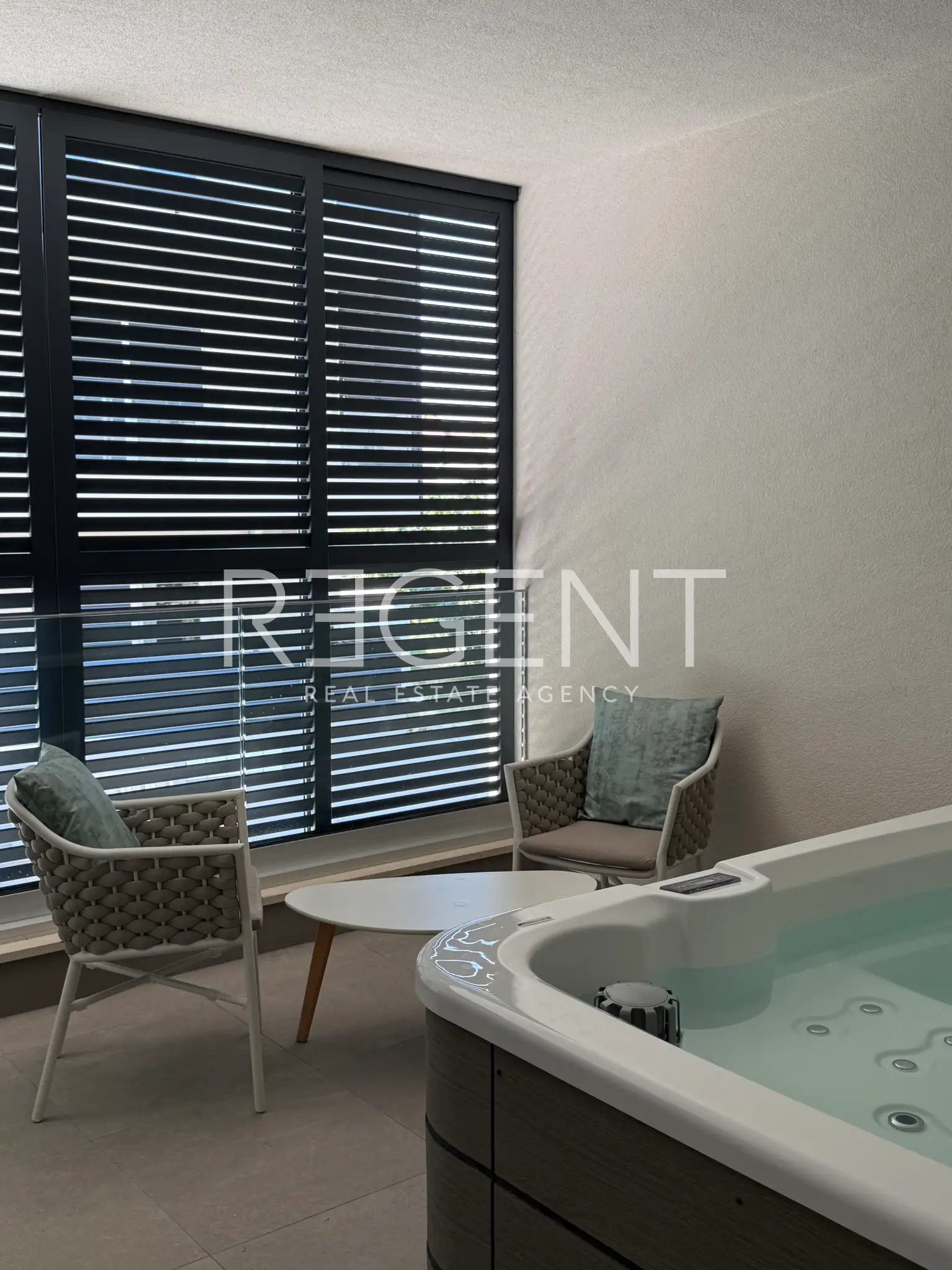 Split, Strožanac – For rent, three-room apartment 103 m² loggia jacuzzi parking