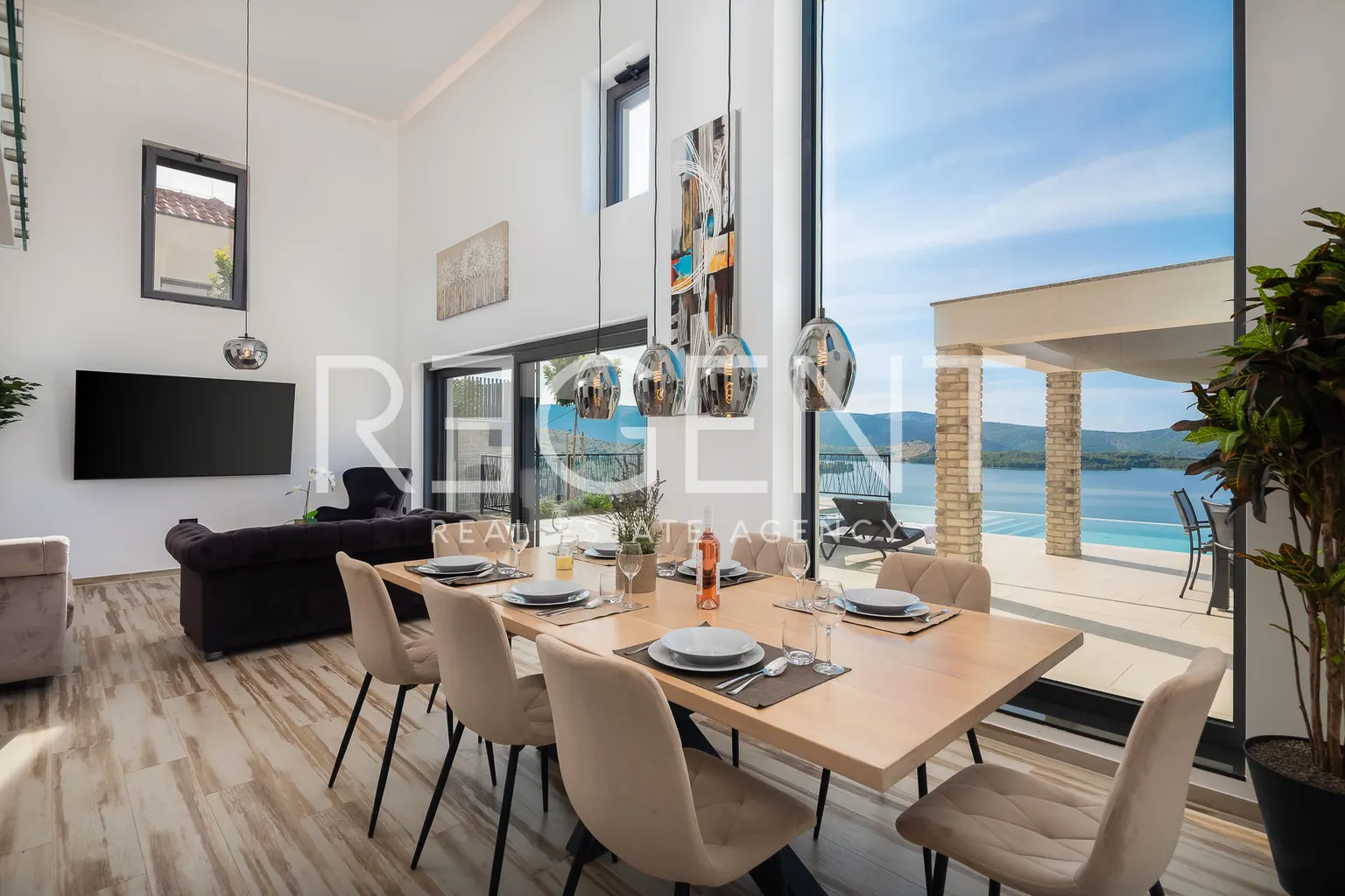 Šibenik, Žaborić - Moderne, neu erbaute Villa mit Pool 380 m2