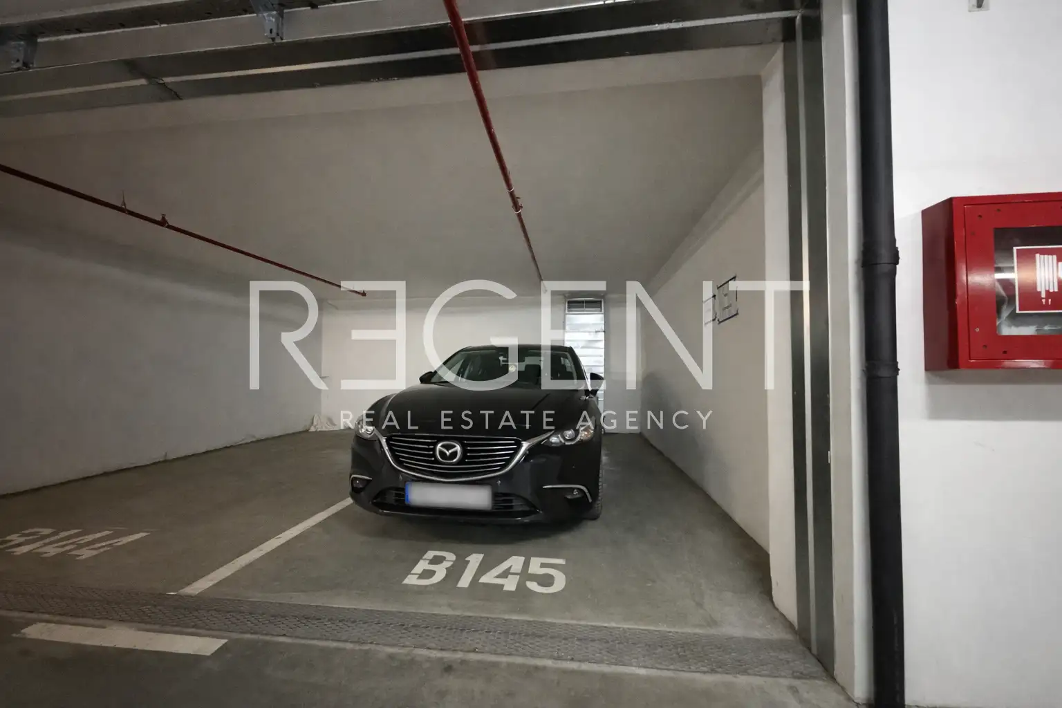 Zagreb, Trnje - appartamento con due camere, loggia e garage.