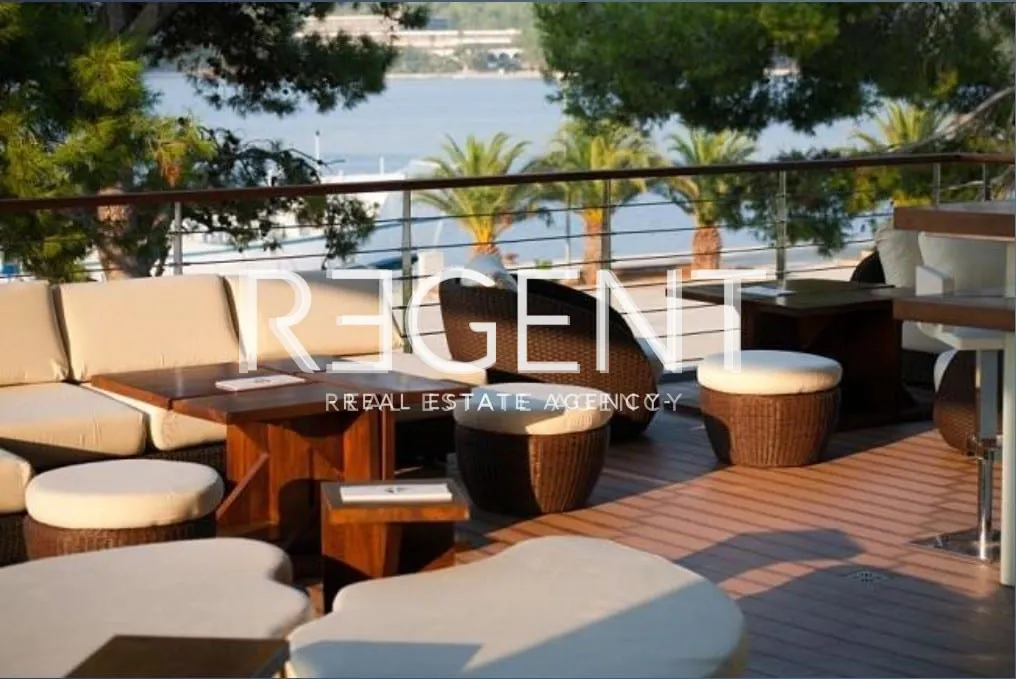 Hvar, Stari Grad - Exkluzivní restaurační zařízení, klub-lounge bar 432 m2