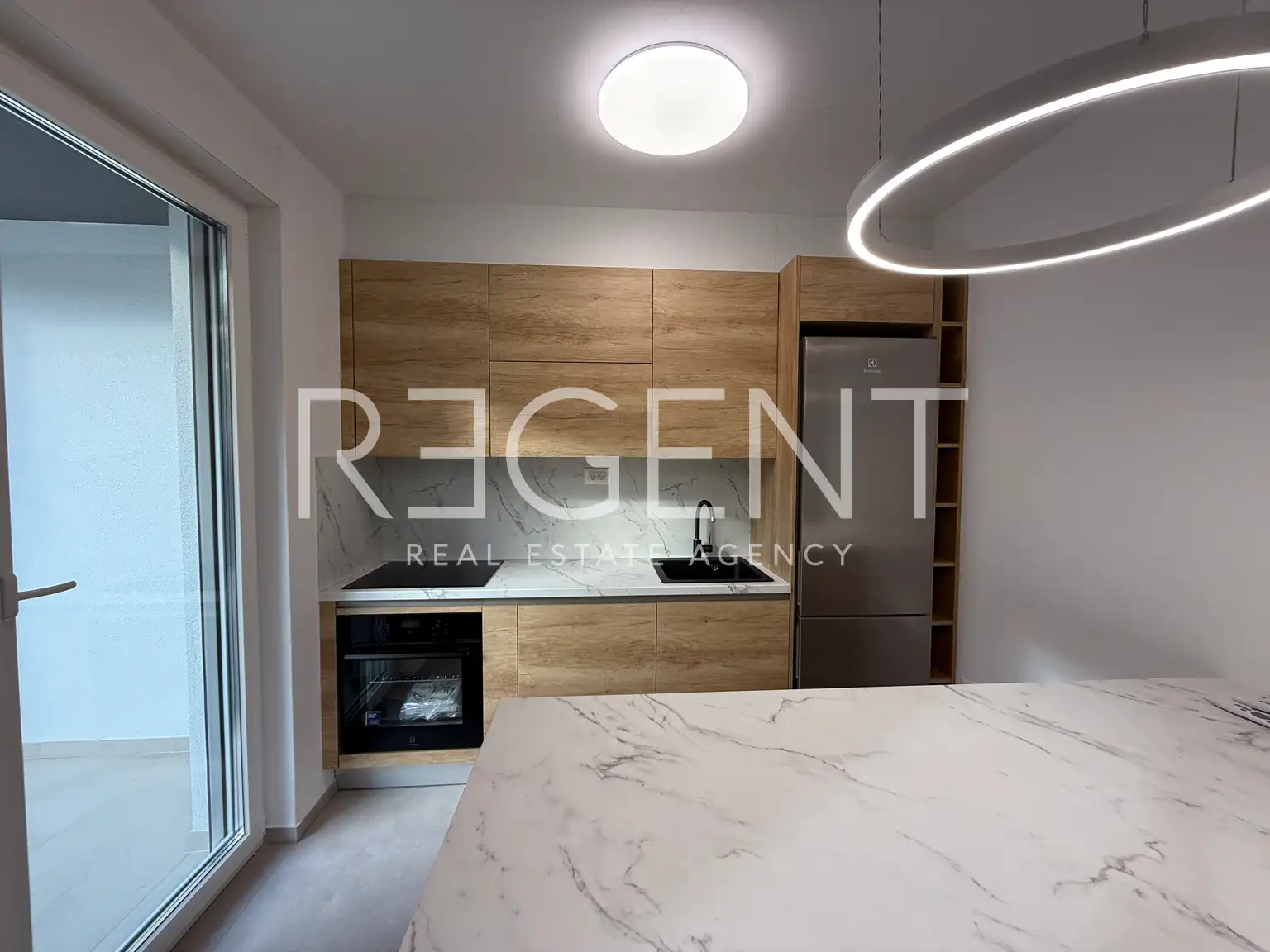 Záhřeb, Gračani – třípokojový byt s terasou a garáží