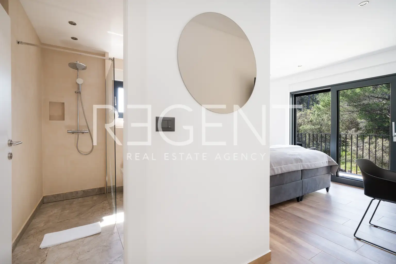 Trogir, Slatine - Zwei-Zimmer-Wohnung mit Terrassen und Meerblick