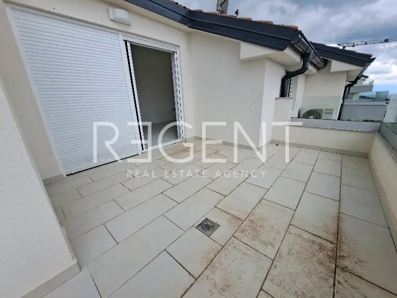 Crikvenica - Vierzimmerwohnung mit zwei Terrassen 110 m2, Neubau