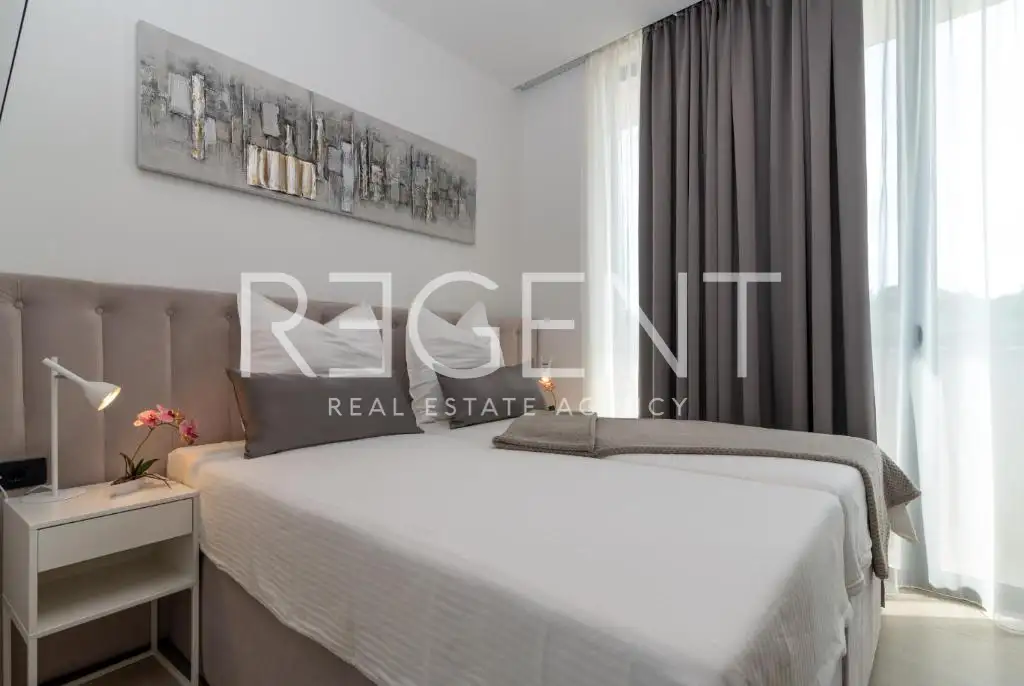 Trogir, Čiovo – Penthouse, 227 m² s 360° terasom i wellnessom