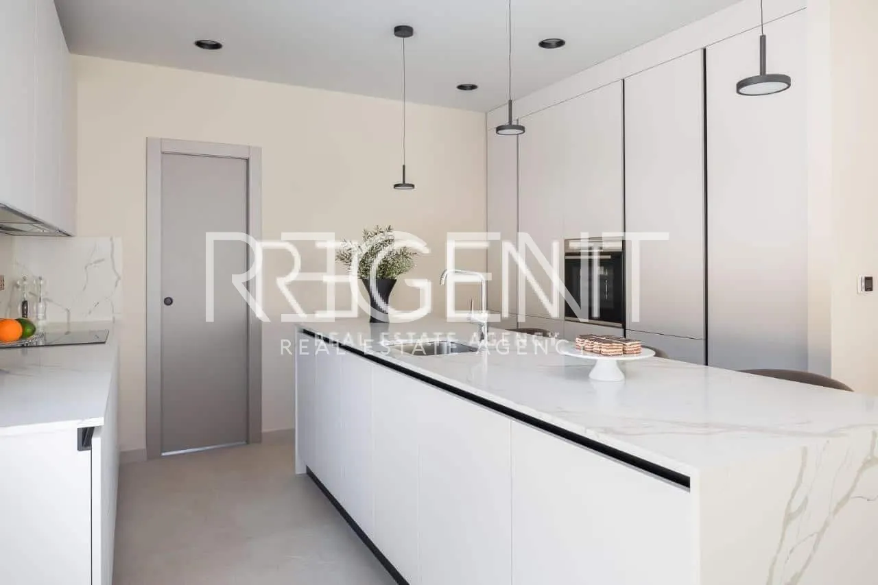 Trogir, Marina- luksuzna vila u mirnom okruženju, 6900m2