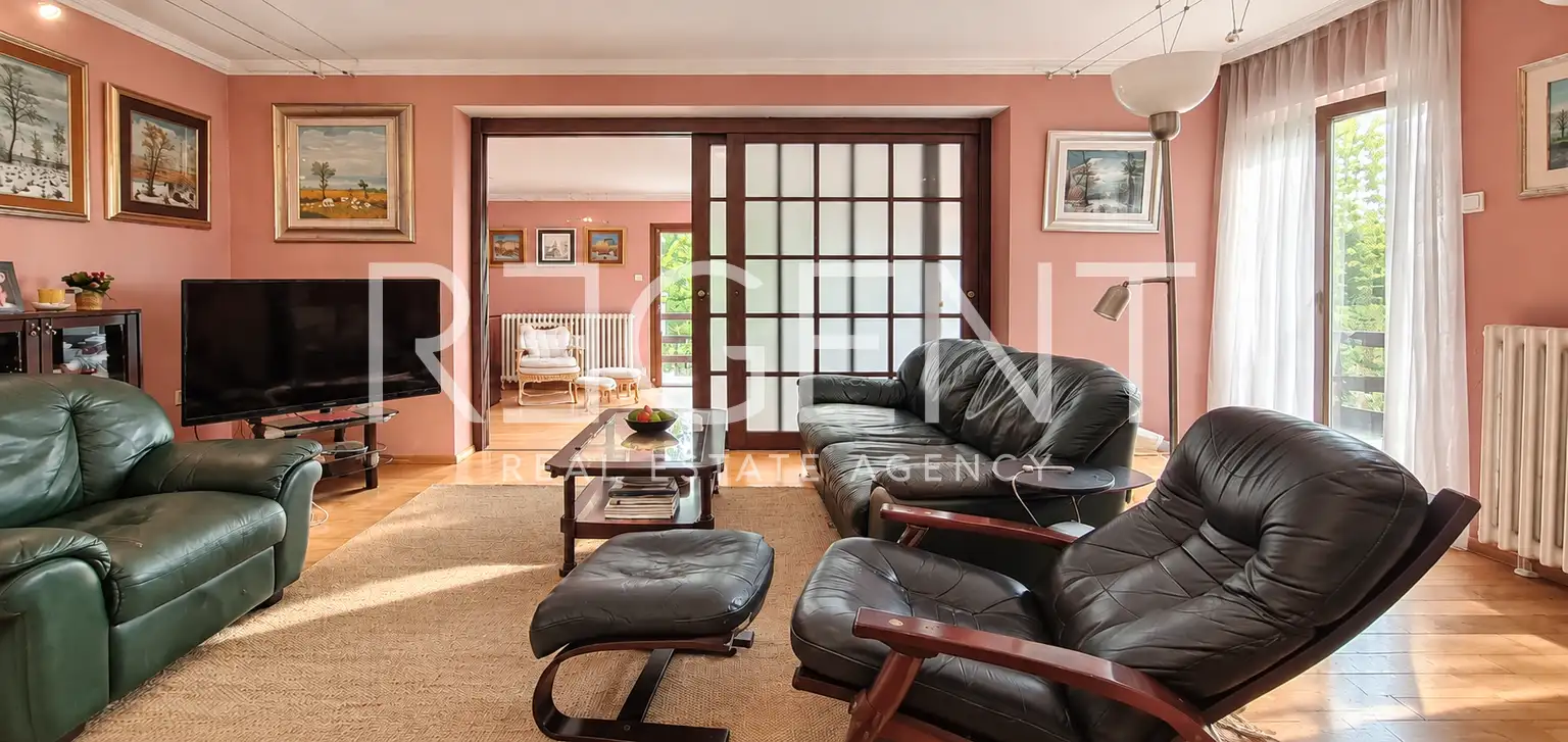 Maksimir – casa bifamiliare di 230 m² con garage