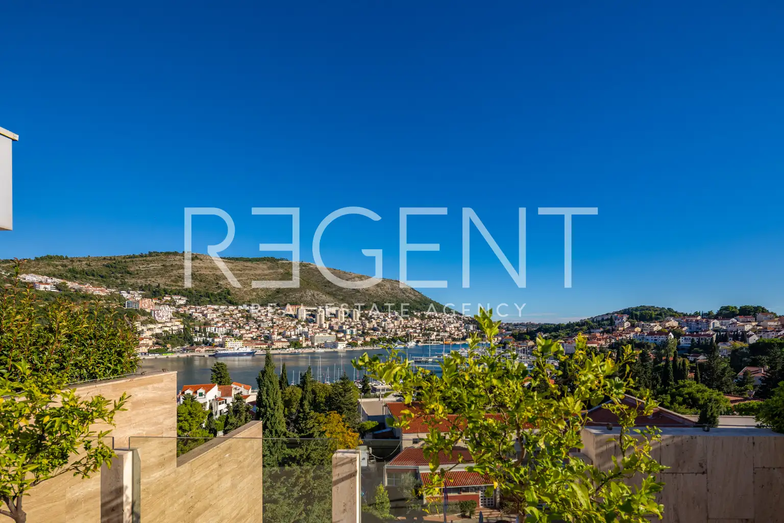 Dubrovnik, Lapad – penthouse 268 m², krovna terasa, bazen, garaža