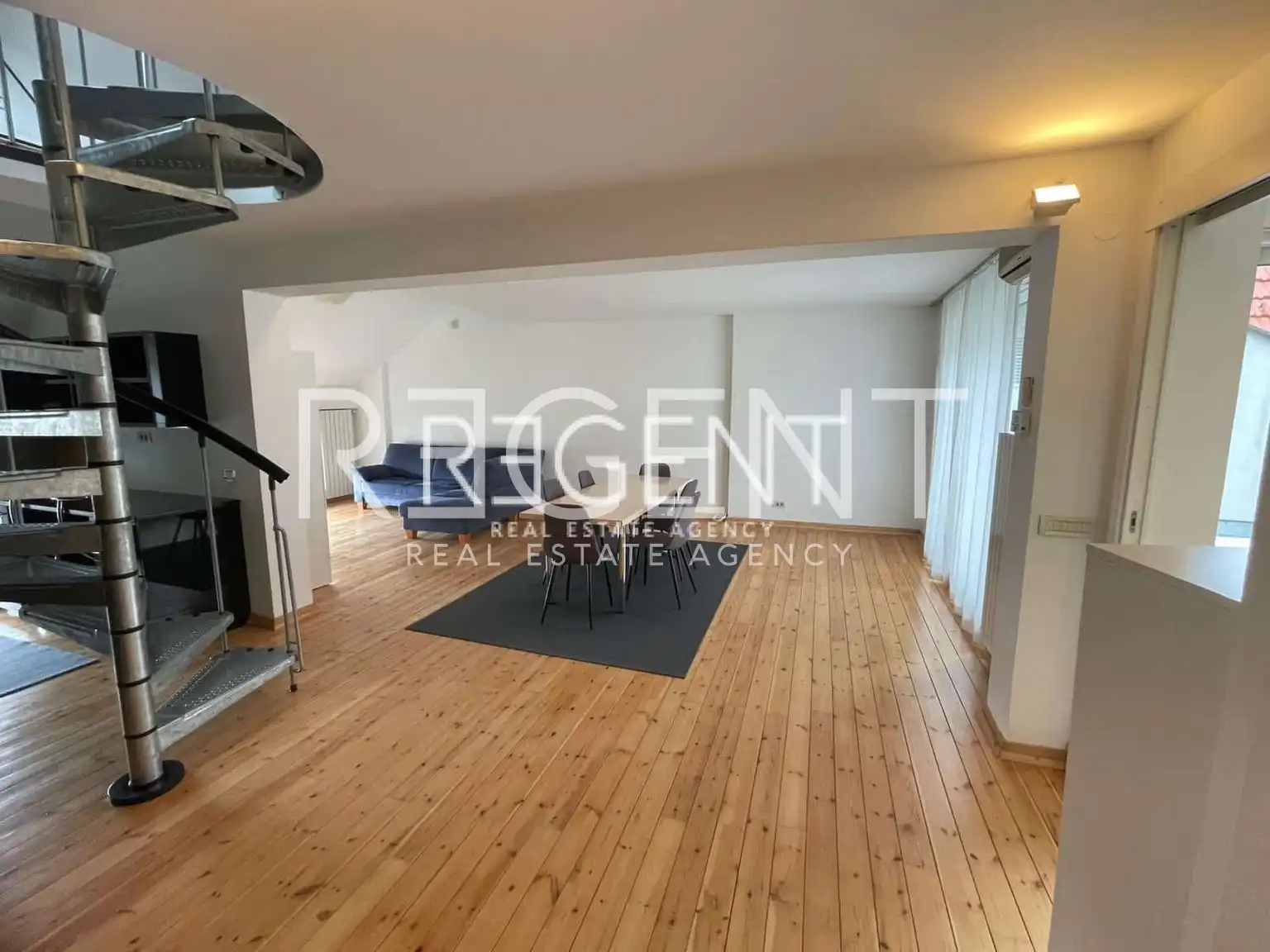 Zagreb, Kvaternikov Trg - Dvoetažni stan 150 m2 najam