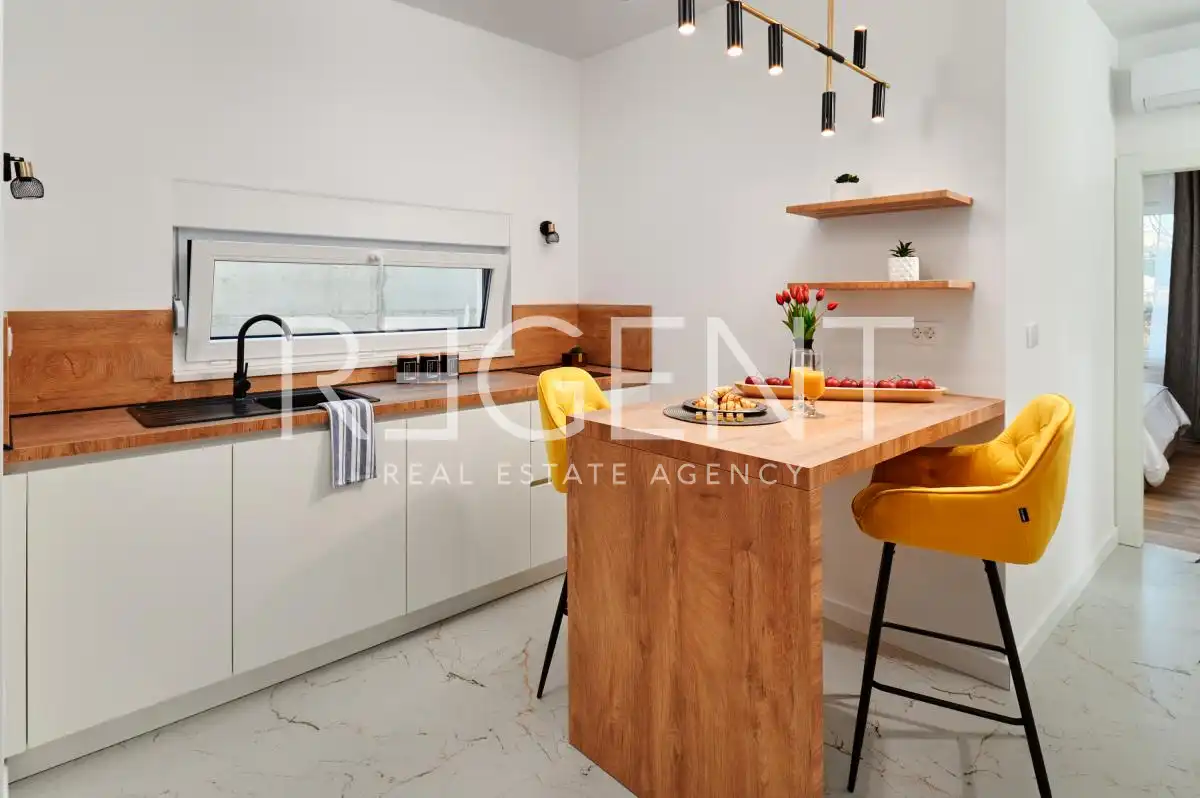 Split, Dugi Rat - Moderní vila s výhledem na moře