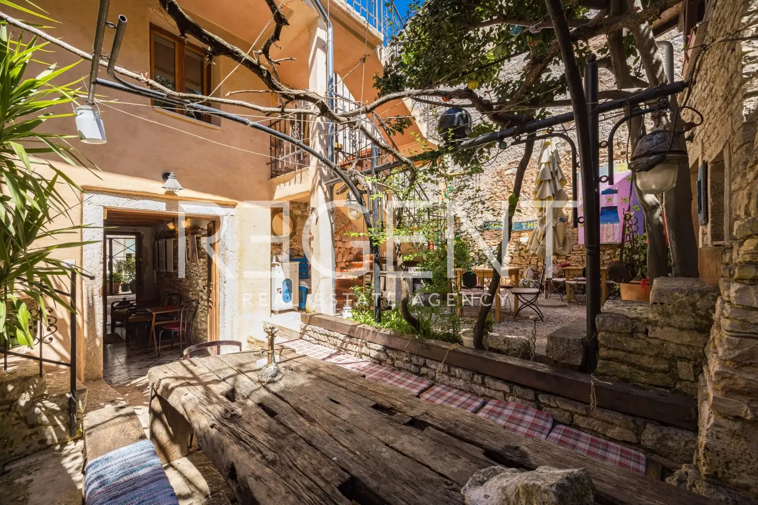 Istria, Bale – Očarujúci dom s konobou a piatimi apartmánmi