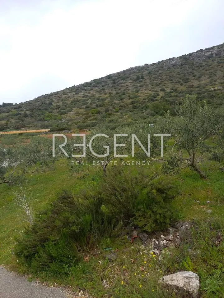 Trogir, Seget Donji – Terreno edificabile di 941 m2