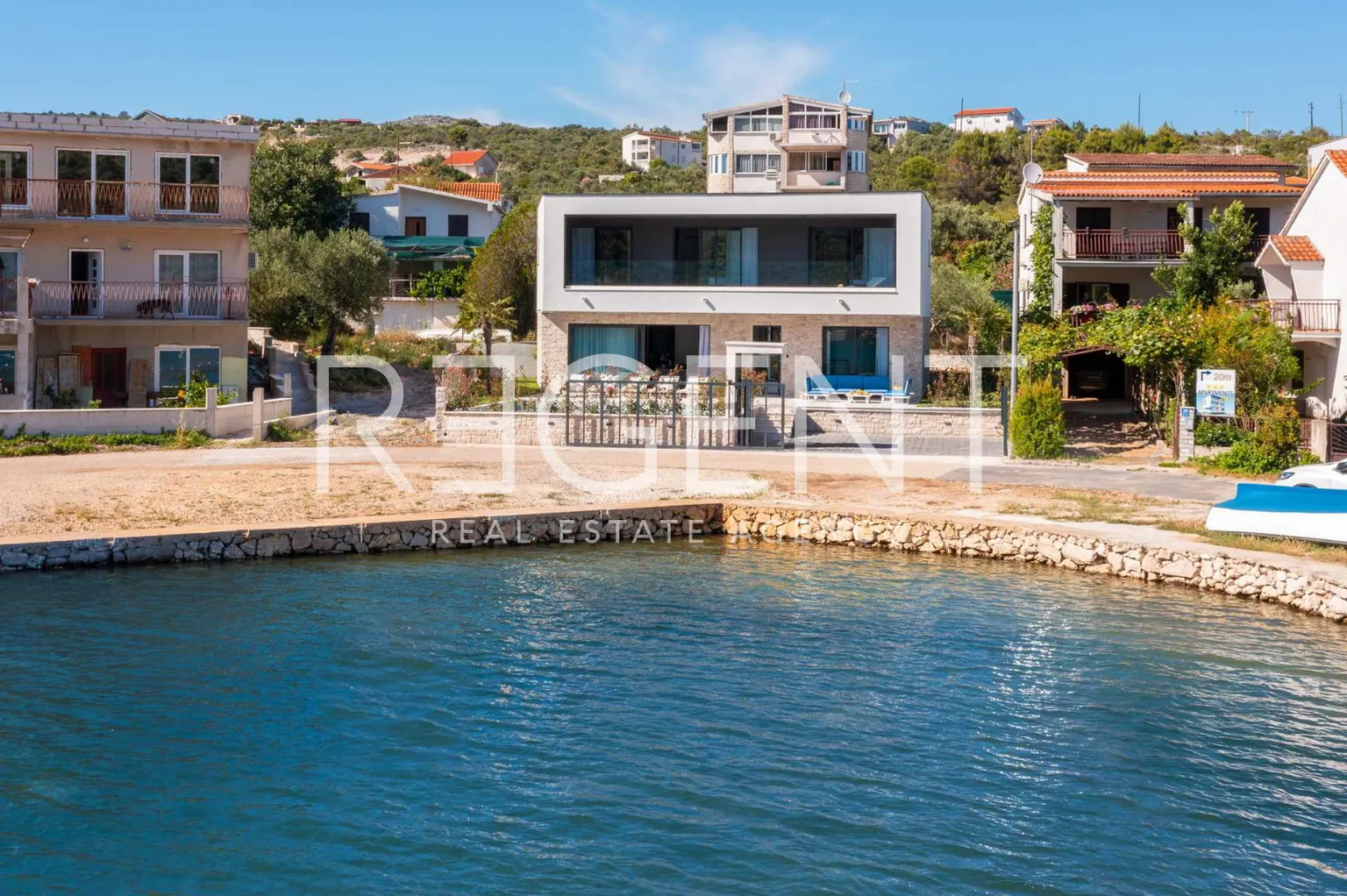Rogoznica – Luxusní vila 200 m2 u moře