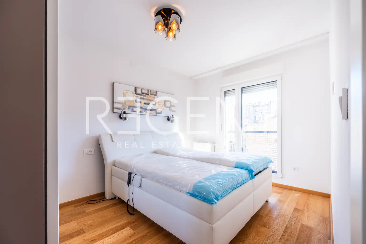 Zagreb, Centar - Četverosoban stan s parkingom, prvi najam