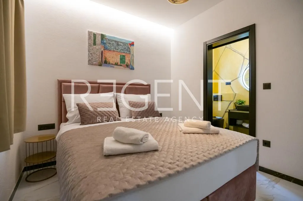 Makarska, Zagvozd - Luxury villa with pool 270 m2