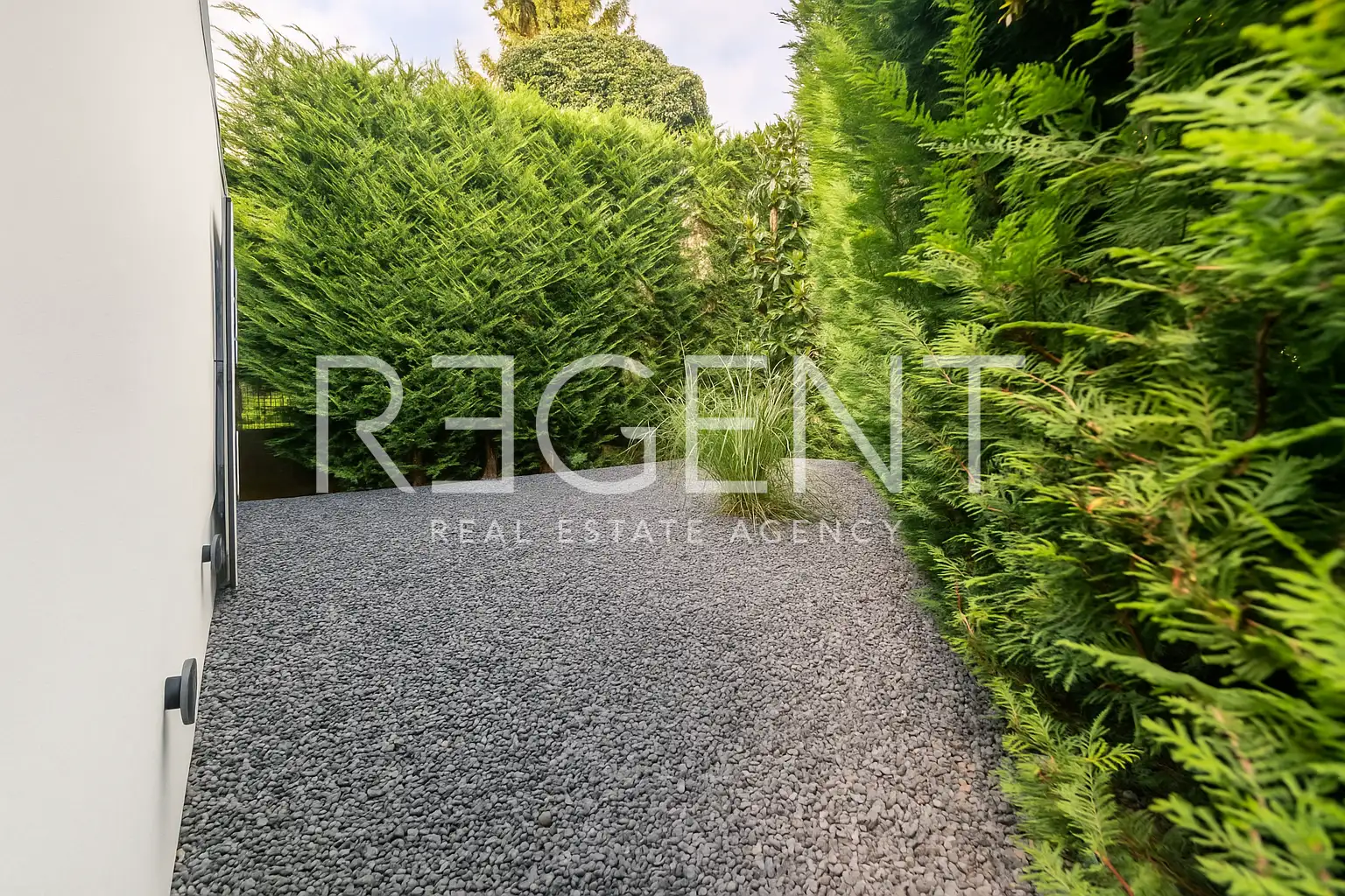 Zagreb, Vinogradska – Dizajnerski dvoetažni stan s vrtom i terasom