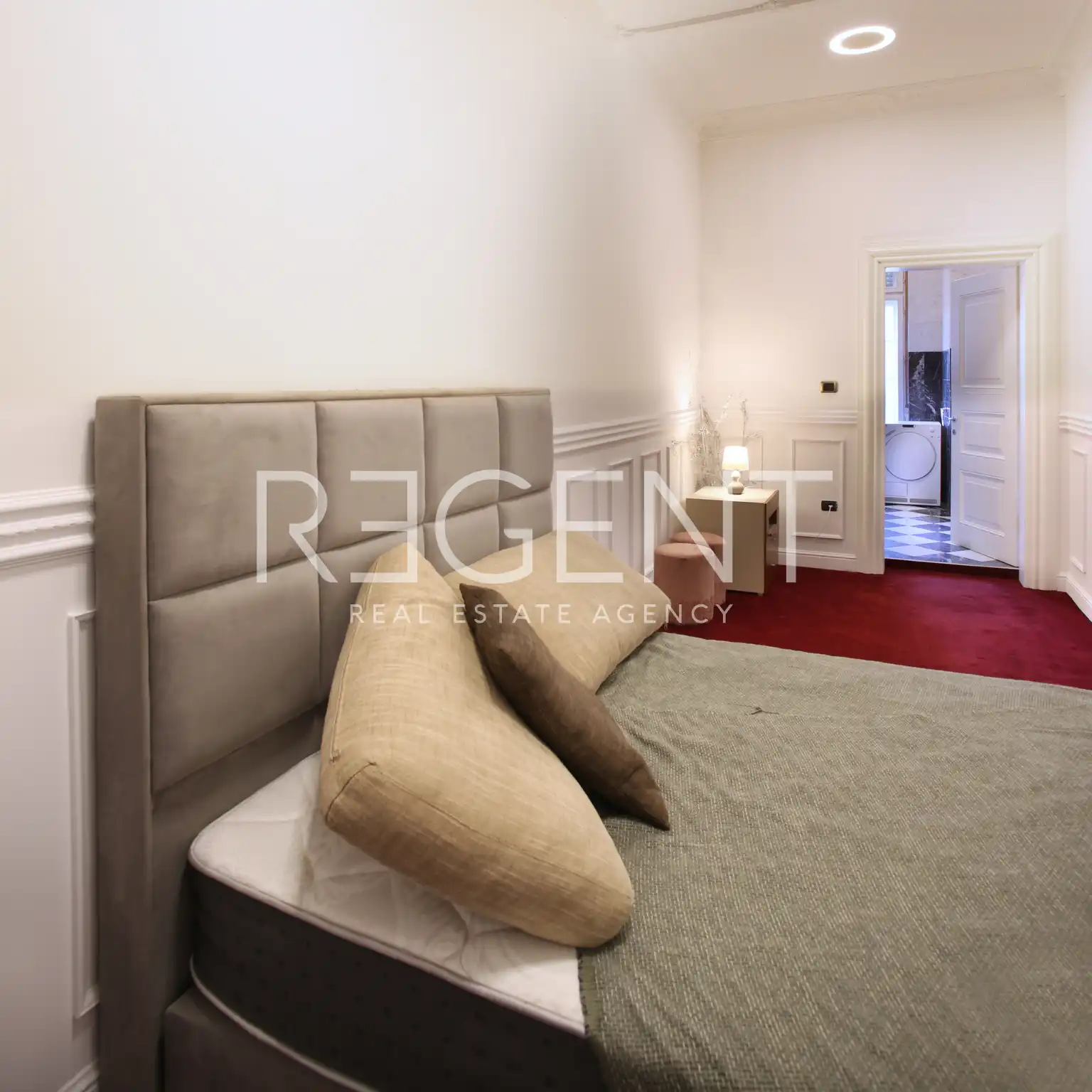 Zagreb, Donji grad, Marulićev trg – luksuzan ured od 280 m² za najam