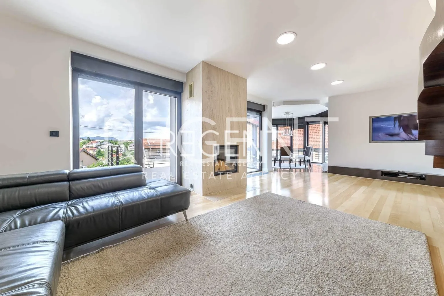 Zagreb, Lašćina - Prekrasna vila 310 m2, najam