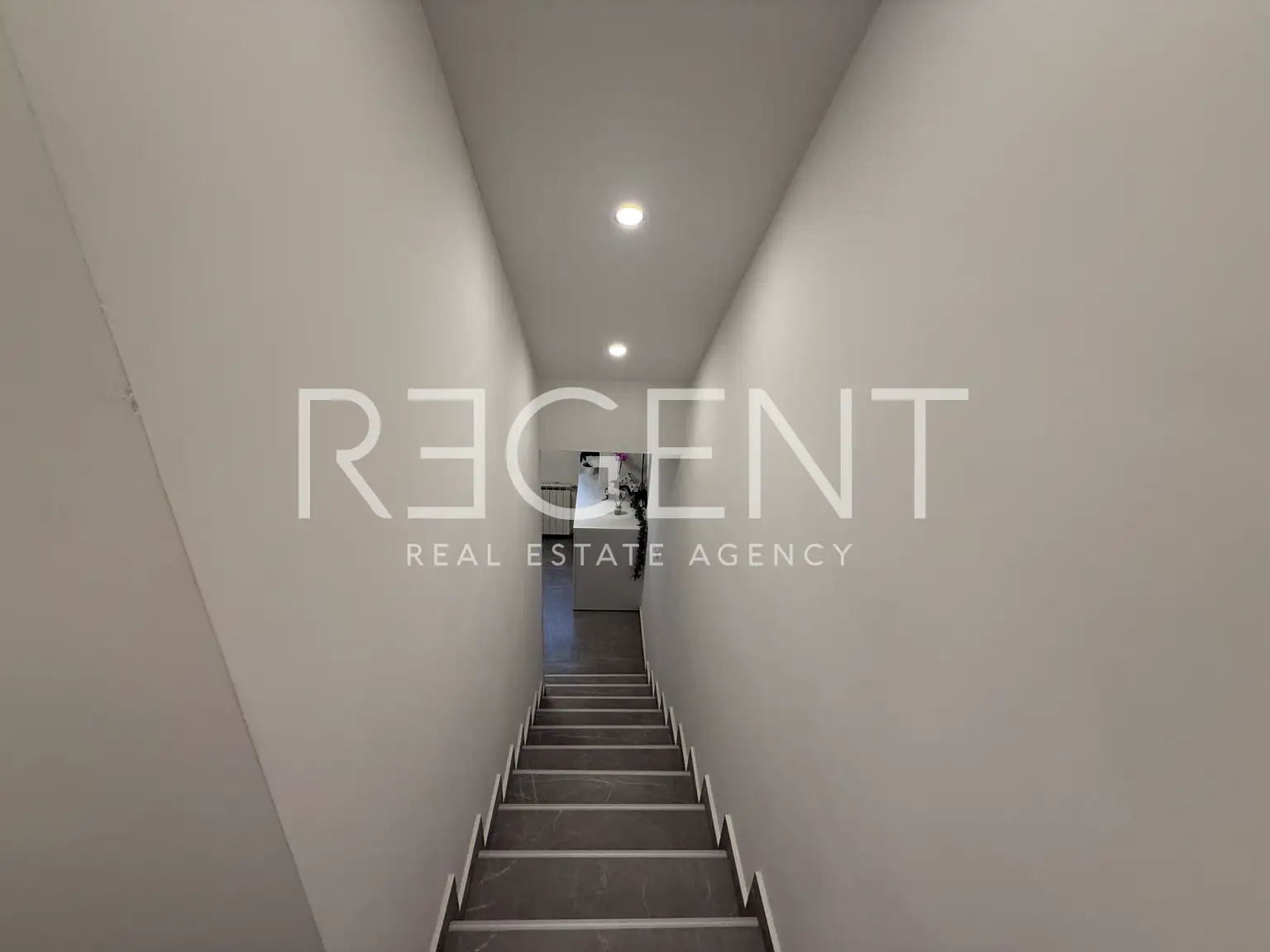 Zagreb, Borongaj - prostrani šesterosoban stan