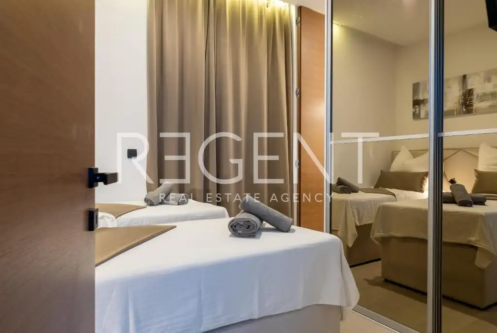 Trogir, Čiovo – Penthouse, 227 m² s 360° terasom i wellnessom