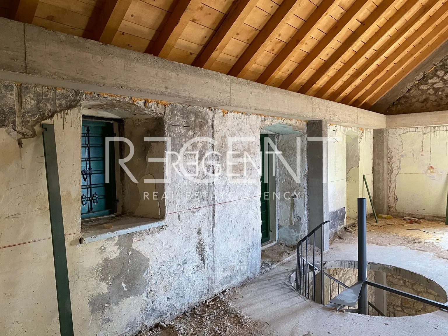 Split, Podstrana - Kamenný dom s výhľadom na more