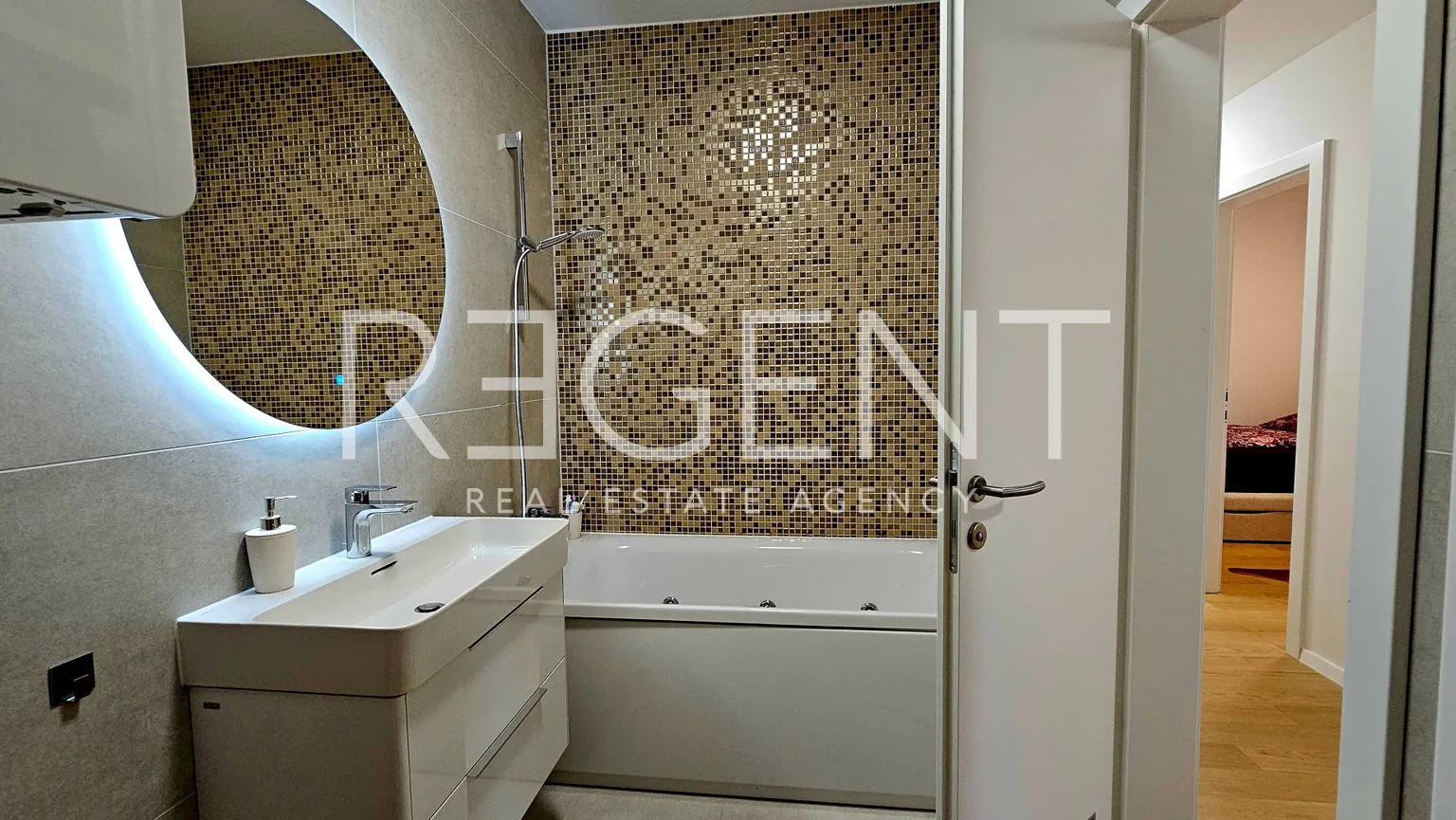 Záhřeb, Trešnjevka - moderní třípokojový penthouse s garážovým stáním 92 m2 novostavba