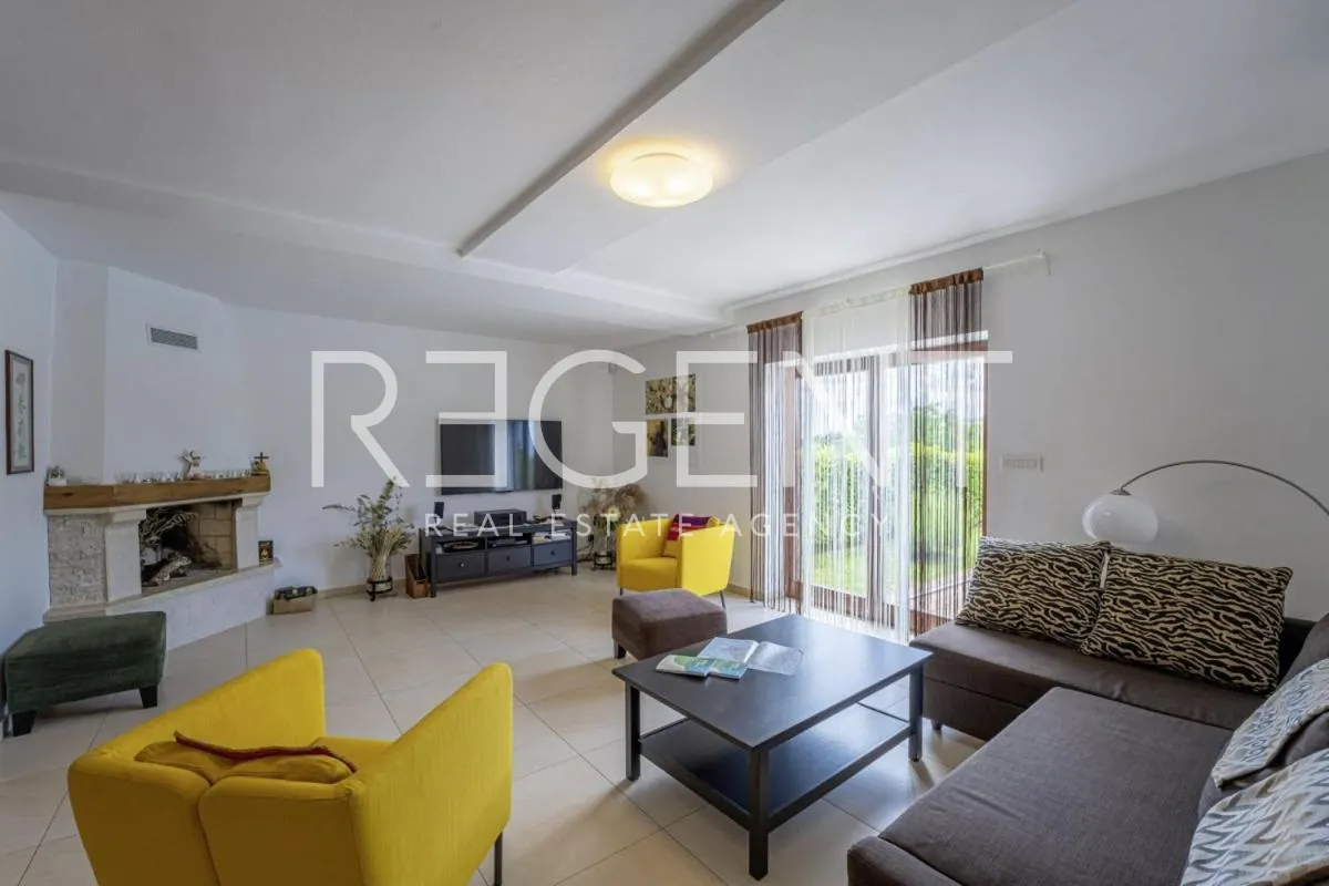 Istrie, Sveti Lovreč - Autentická kamenná vila 280 m2