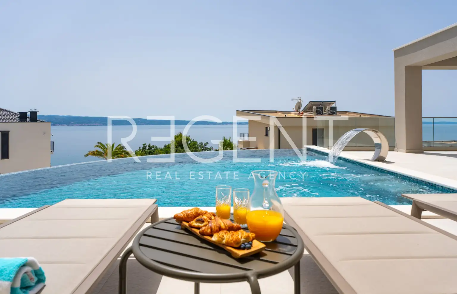 Podstrana - Vila s bazénom a výhľadom na more