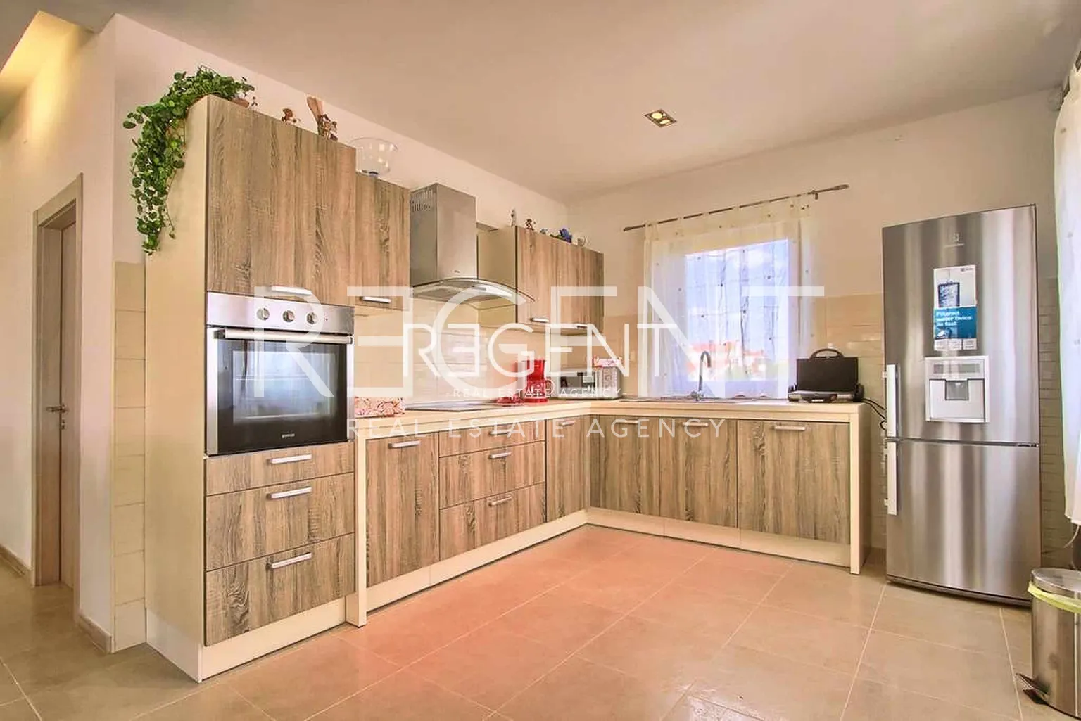Istria, Pola – Splendida casa familiare di 294 m2