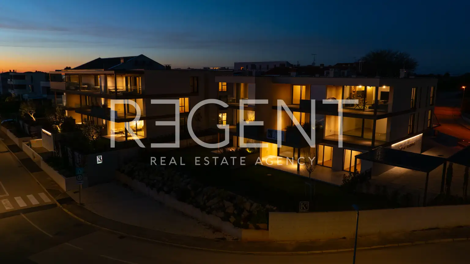 Istrie, Novigrad - Třípokojový apartmán v luxusním obytném komplexu 96 m2