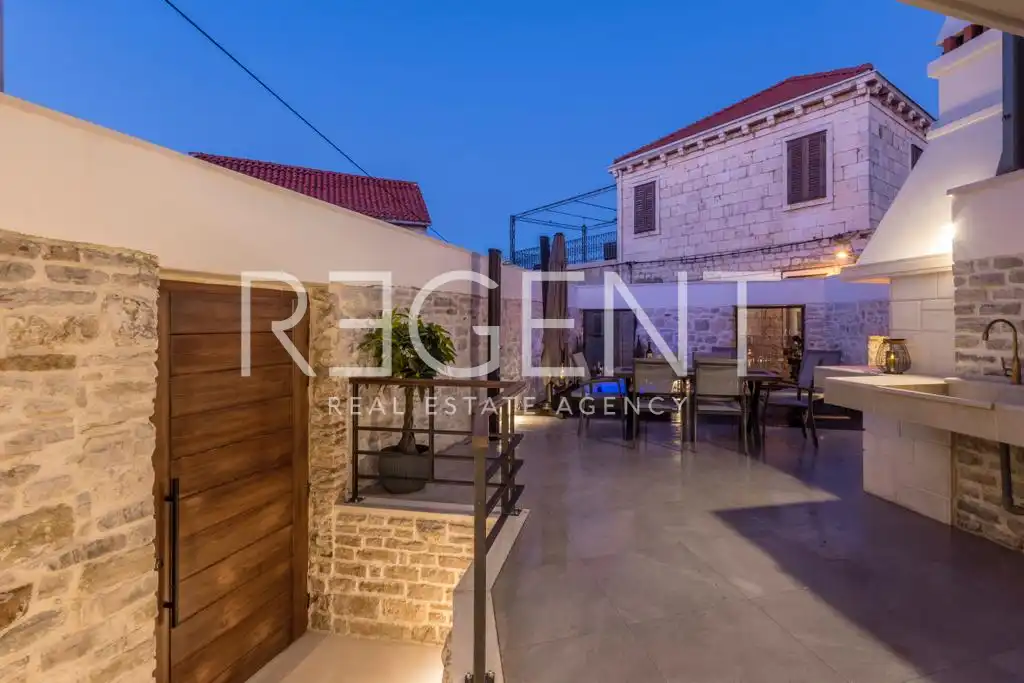 Brač - Jedinstvena kuća u srcu otoka