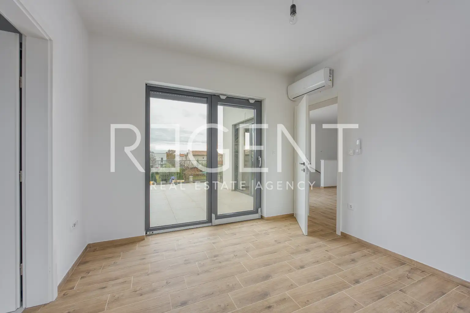 Kaštelir-Labinci - Dvojna kuća s bazenom i pogledom na more