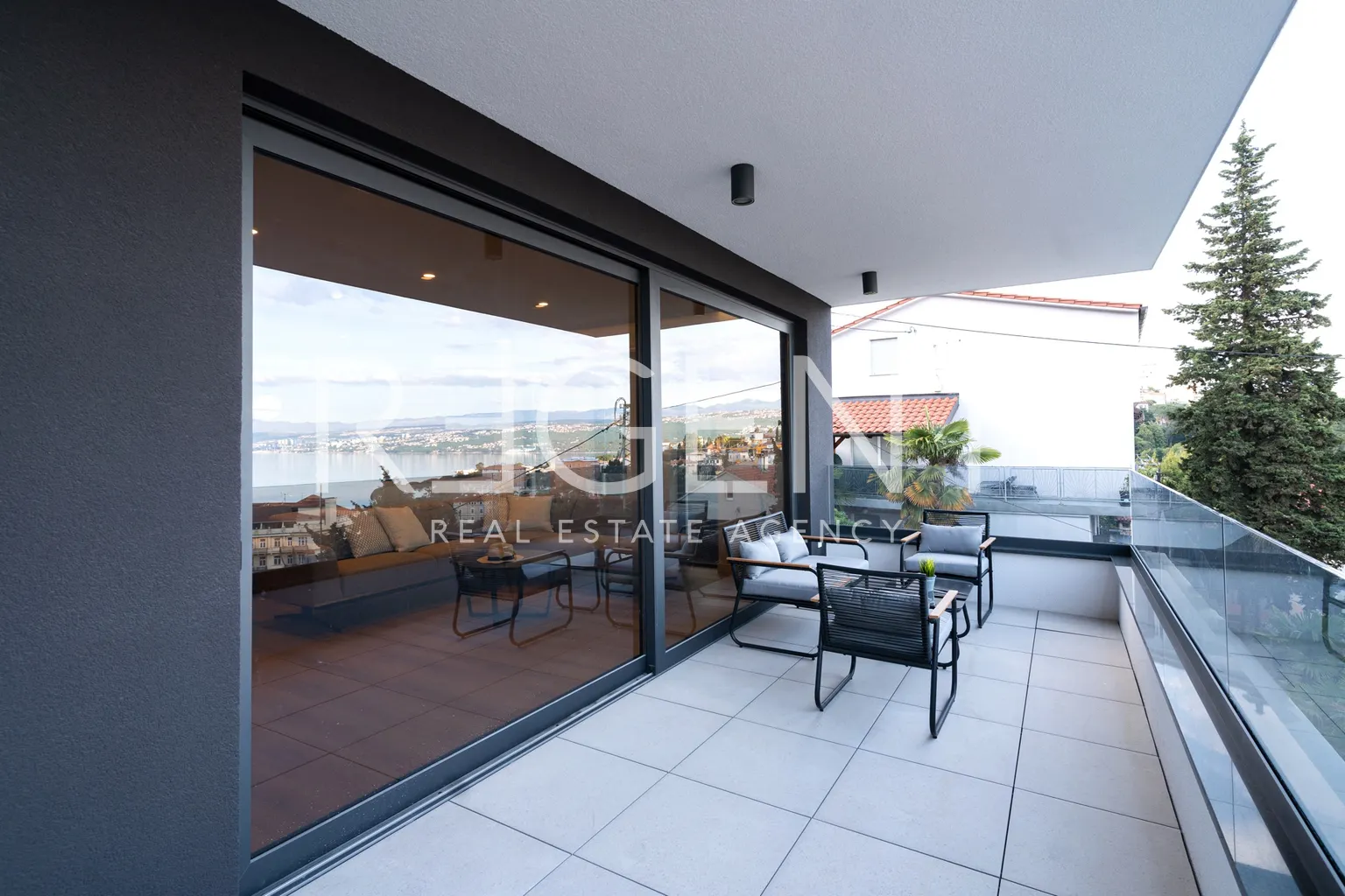 Opatija – Moderný trojizbový byt s výhľadom na more 139,9 m2